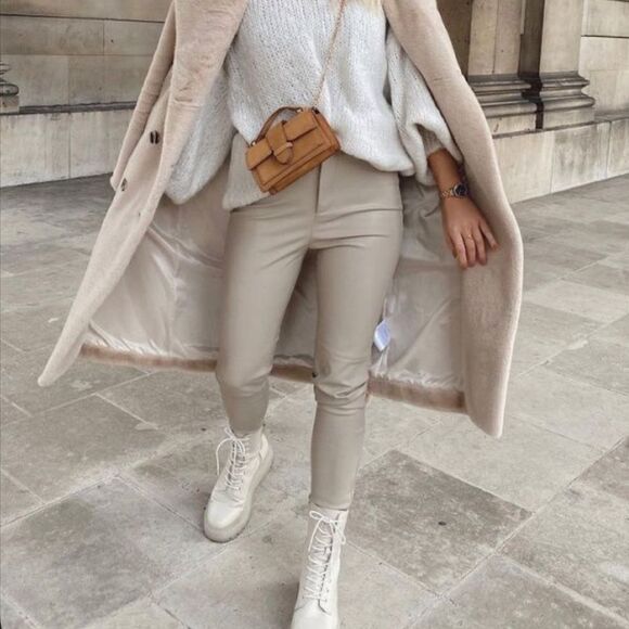 All white heeled boots - Picture 4 of 13